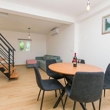 Apartment Petea オミシュ エクステリア 写真