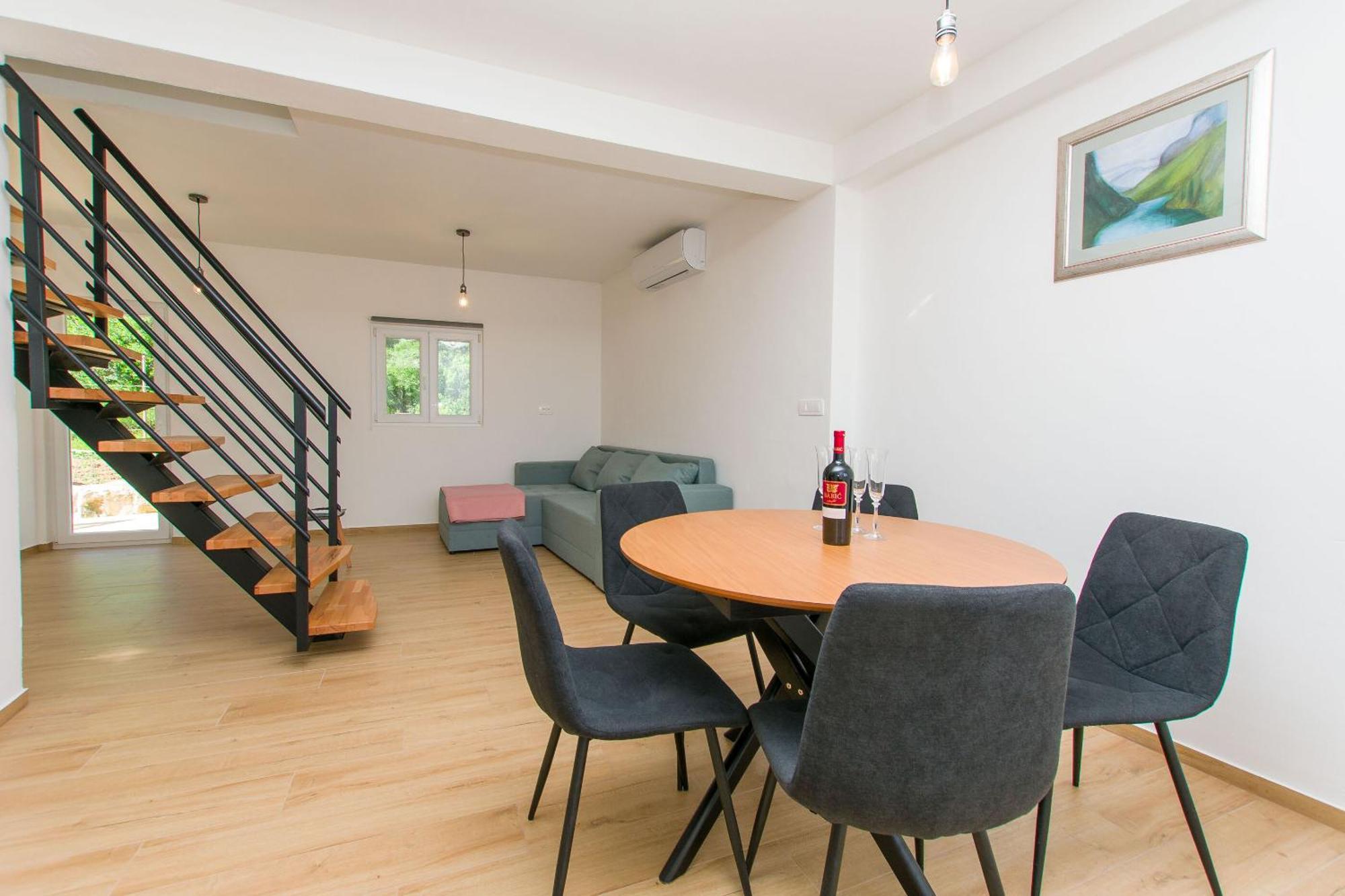 Apartment Petea オミシュ エクステリア 写真