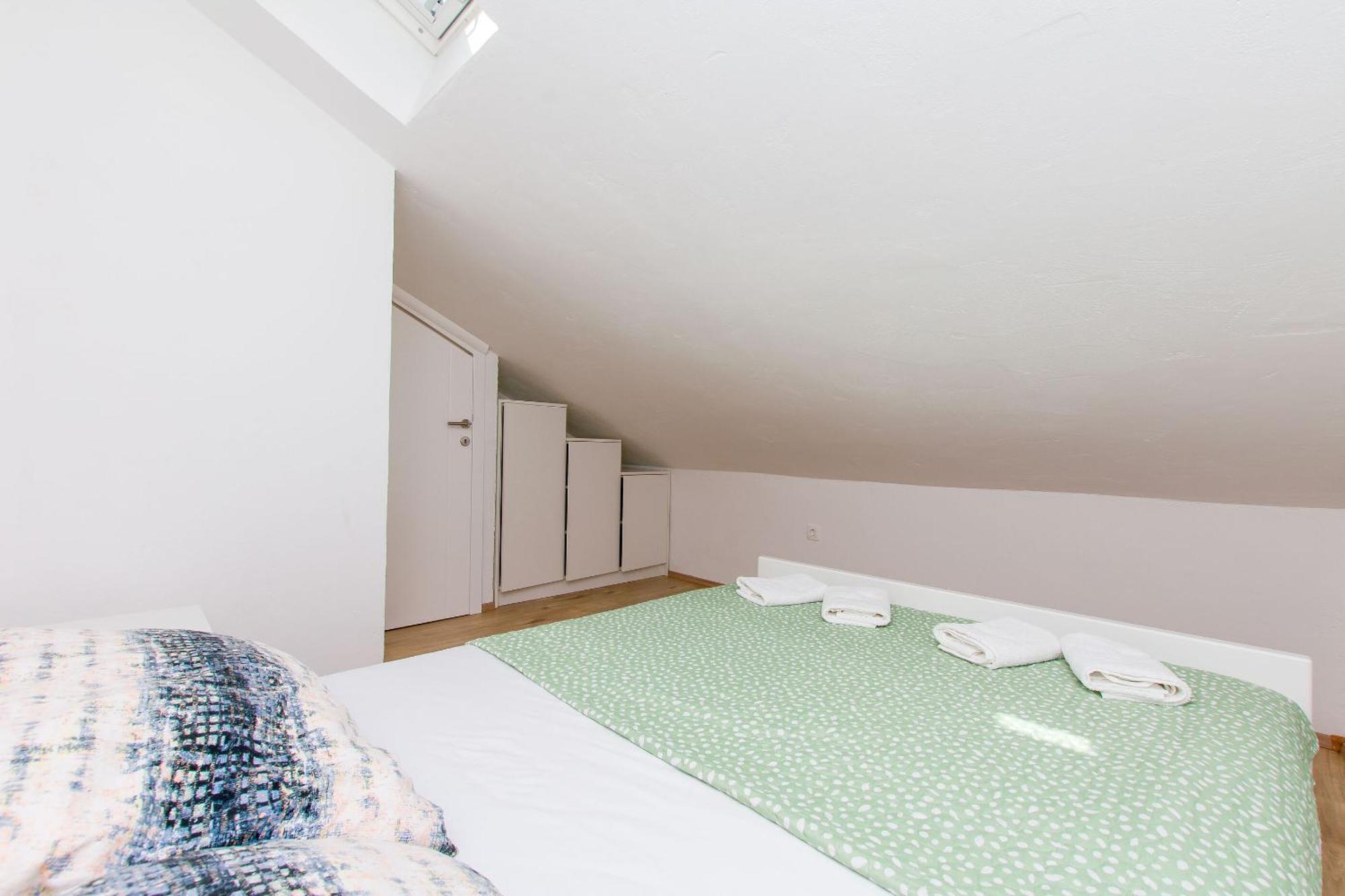 Apartment Petea オミシュ エクステリア 写真